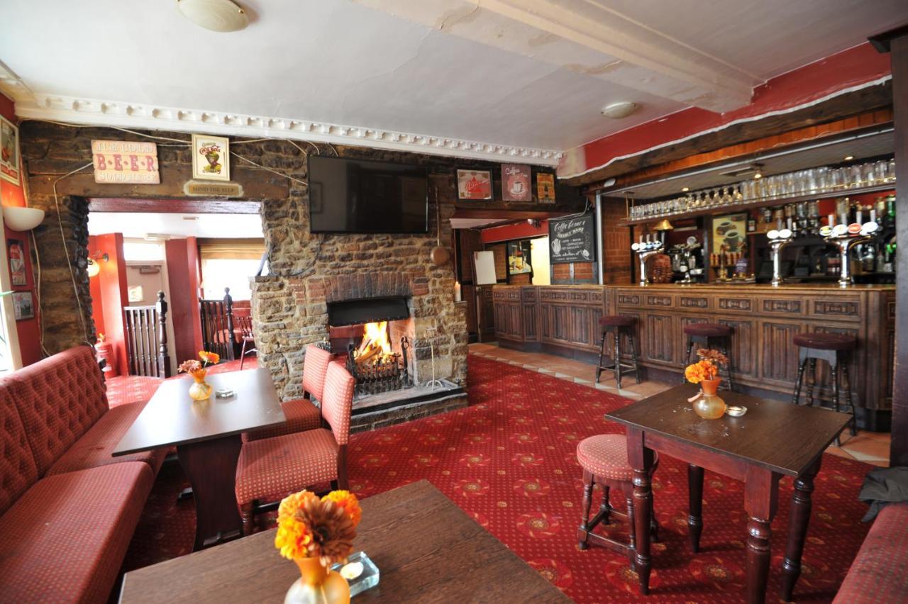 Crown Hotel Brackley Kültér fotó