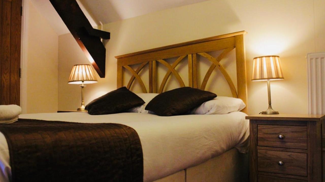 Crown Hotel Brackley Kültér fotó