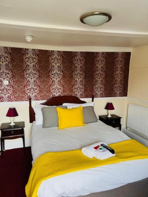 Crown Hotel Brackley Kültér fotó