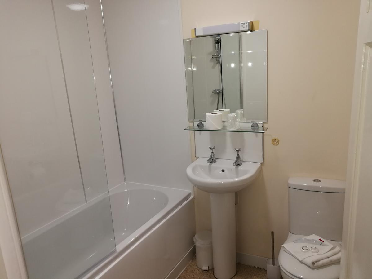 Crown Hotel Brackley Kültér fotó